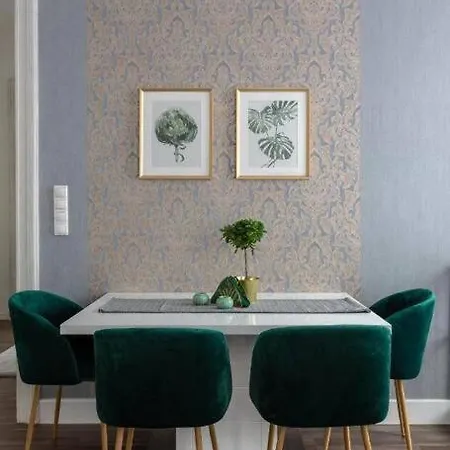 Chic, Captivating Space Apartment *