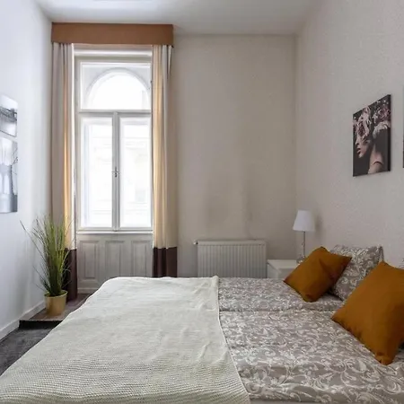 Chic, Captivating Space * Budapest