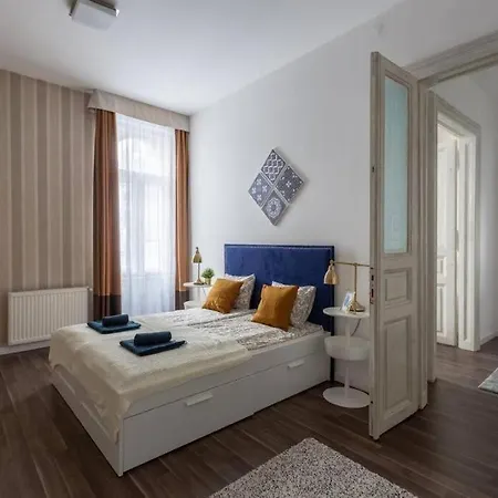 Chic, Captivating Space * Budapest
